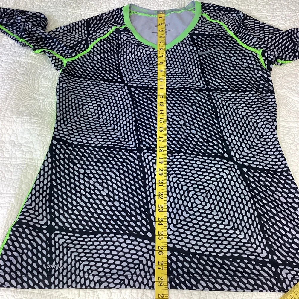 Nike Pro Dri-Fit Fitted Long Sleeve V-Neck Athletic Retro Print Workout Size XL